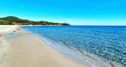 Marvelous pet-friendly Villa with private pool, Wi-Fi, just steps from the sea.