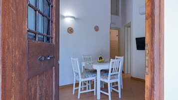 Maison, 2 chambres, climatisation, vue vallée | Restauration