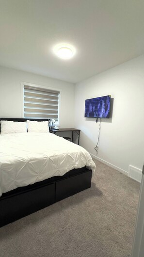 House, 3 Bedrooms, Smoking, City View | 3 bedrooms - 3BR Family House in NE Edmonton (Edmonton)