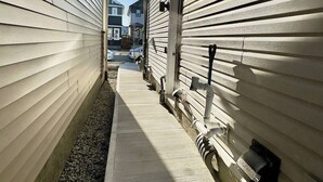 House, 3 Bedrooms, Smoking, City View | Property grounds - 3BR Family House in NE Edmonton (Edmonton)