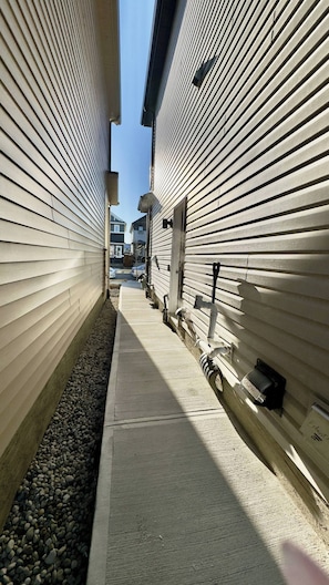 House, 3 Bedrooms, Smoking, City View | Property grounds - 3BR Family House in NE Edmonton (Edmonton)