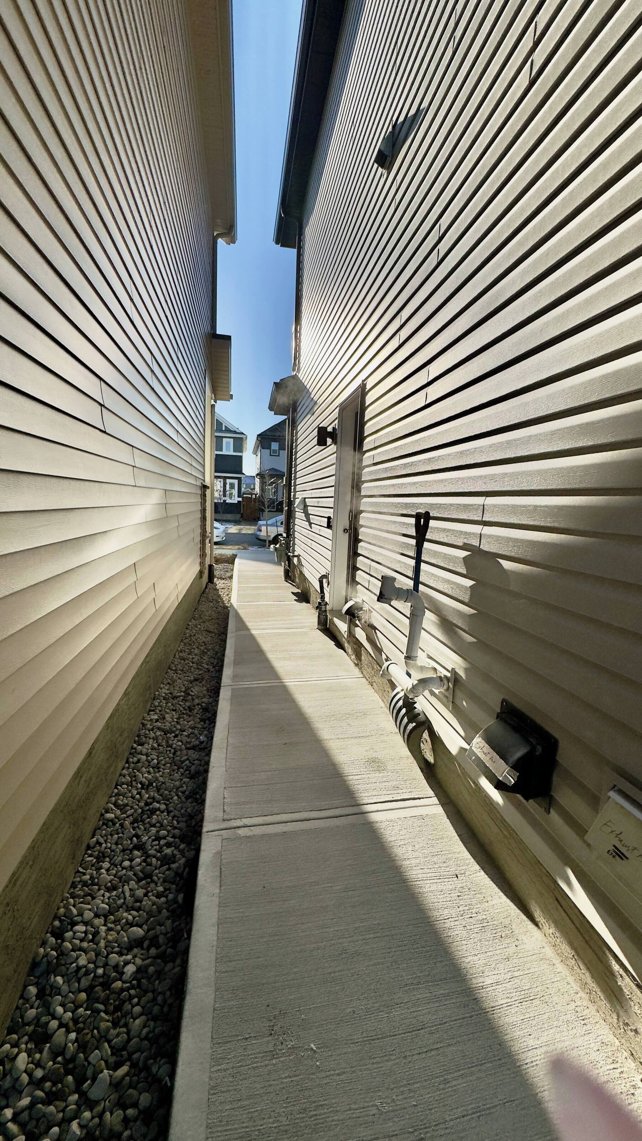 House, 3 Bedrooms, Smoking, City View | Property grounds