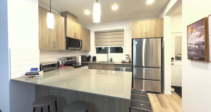 3BR Family House in NE Edmonton