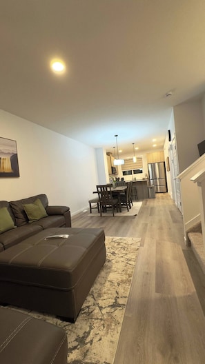 House, 3 Bedrooms, Smoking, City View | Living room | Books - 3BR Family House in NE Edmonton (Edmonton)
