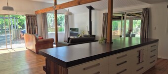 Secret valley hideaway close to Lincoln uni, city, but totally secluded.