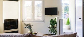 Cozy Mountain Escape with modern comforts - fireplece - stunning view