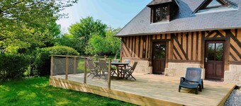 Farm cottage in a quiet location near the sea