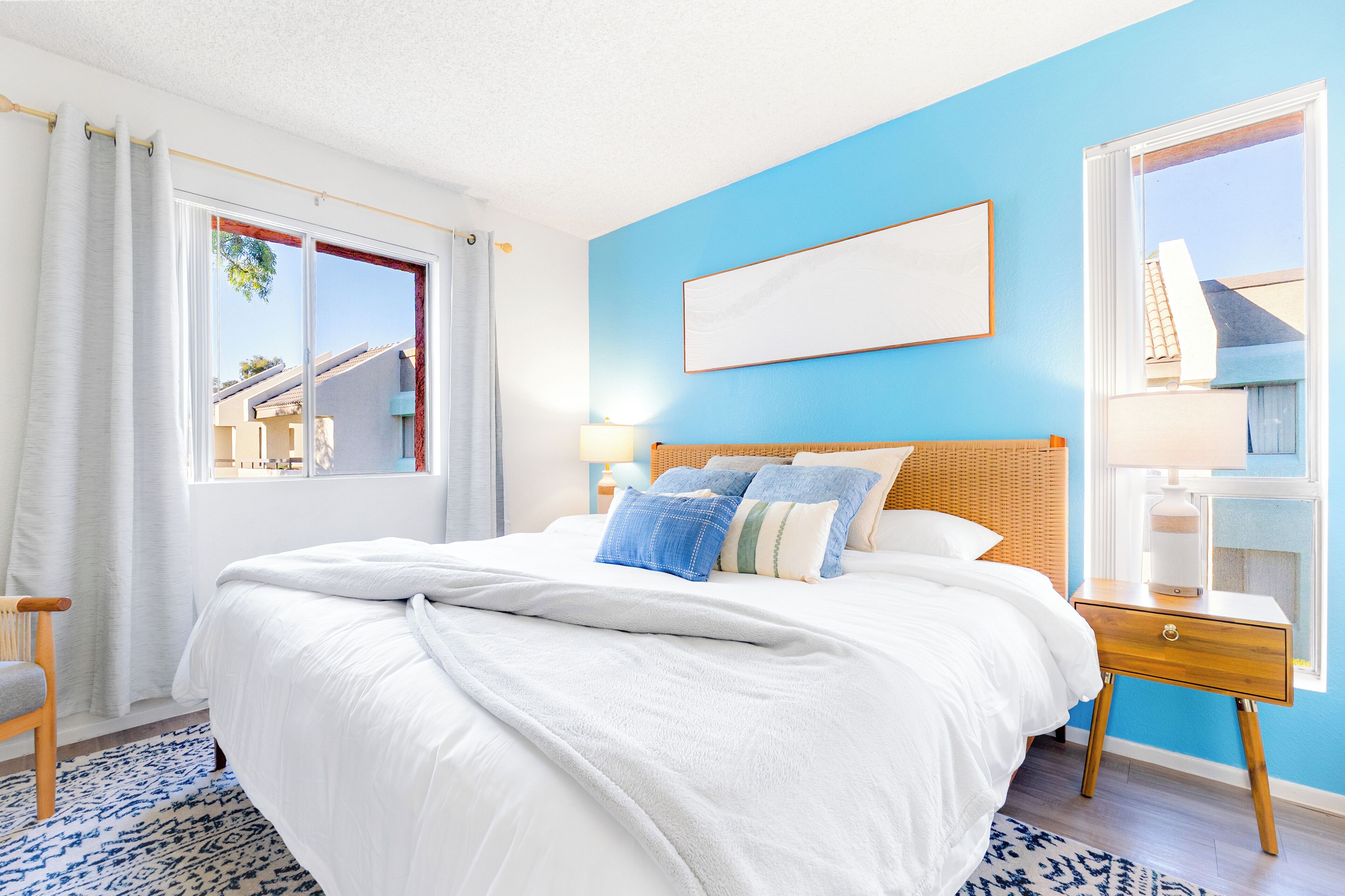 1 多间卧室、办公桌、熨斗/熨衣板、旅行婴儿床