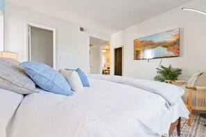 1 Schlafzimmer, Schreibtisch, Bügeleisen/Bügelbrett, Reisekinderbett