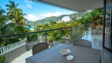 Familienapartment, Meerblick | Speisen im Freien