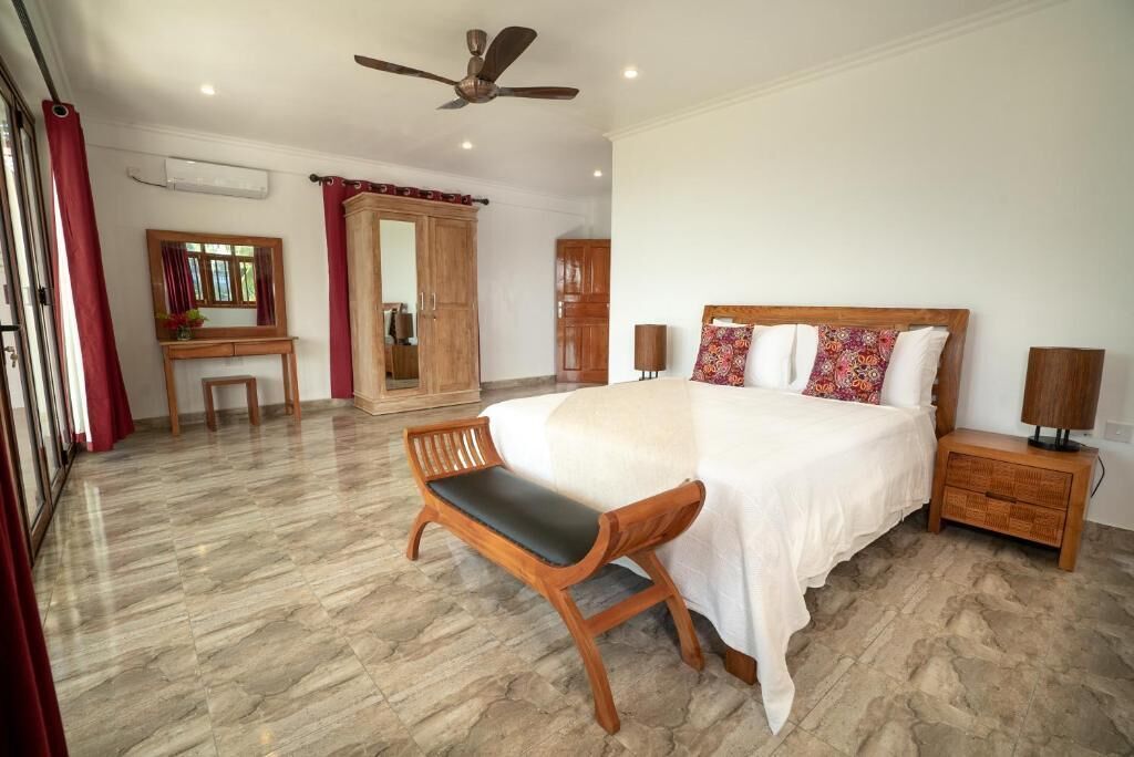 Villa familiar, vistas al mar | Caja fuerte, tabla de planchar con plancha, wifi gratis