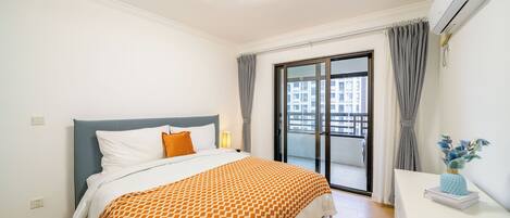 Superior Double Room, 1 Queen Bed, Non Smoking, City View | Free WiFi