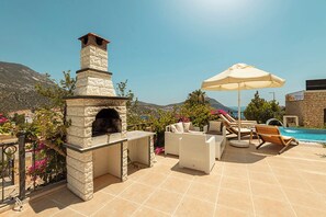 Terrace/patio - Villa Amore Luxury Sea View Villa with Pool & Roof Terrace Bar Walk to Town (Antalya)