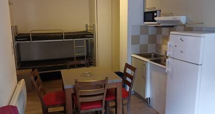 Ski Apartment With Pool & Free Parking