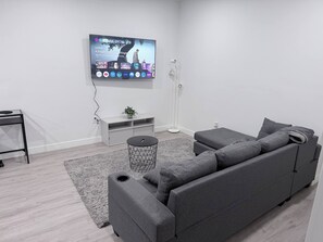 House, 1 Bedroom, Patio | Living room - Charming Family-friendly House Rental in Edmonton (Edmonton)