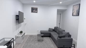 Casa, 1 habitación, patio | Sala de estar