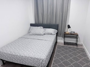 House, 1 Bedroom, Patio - Charming Family-friendly House Rental in Edmonton (Edmonton)