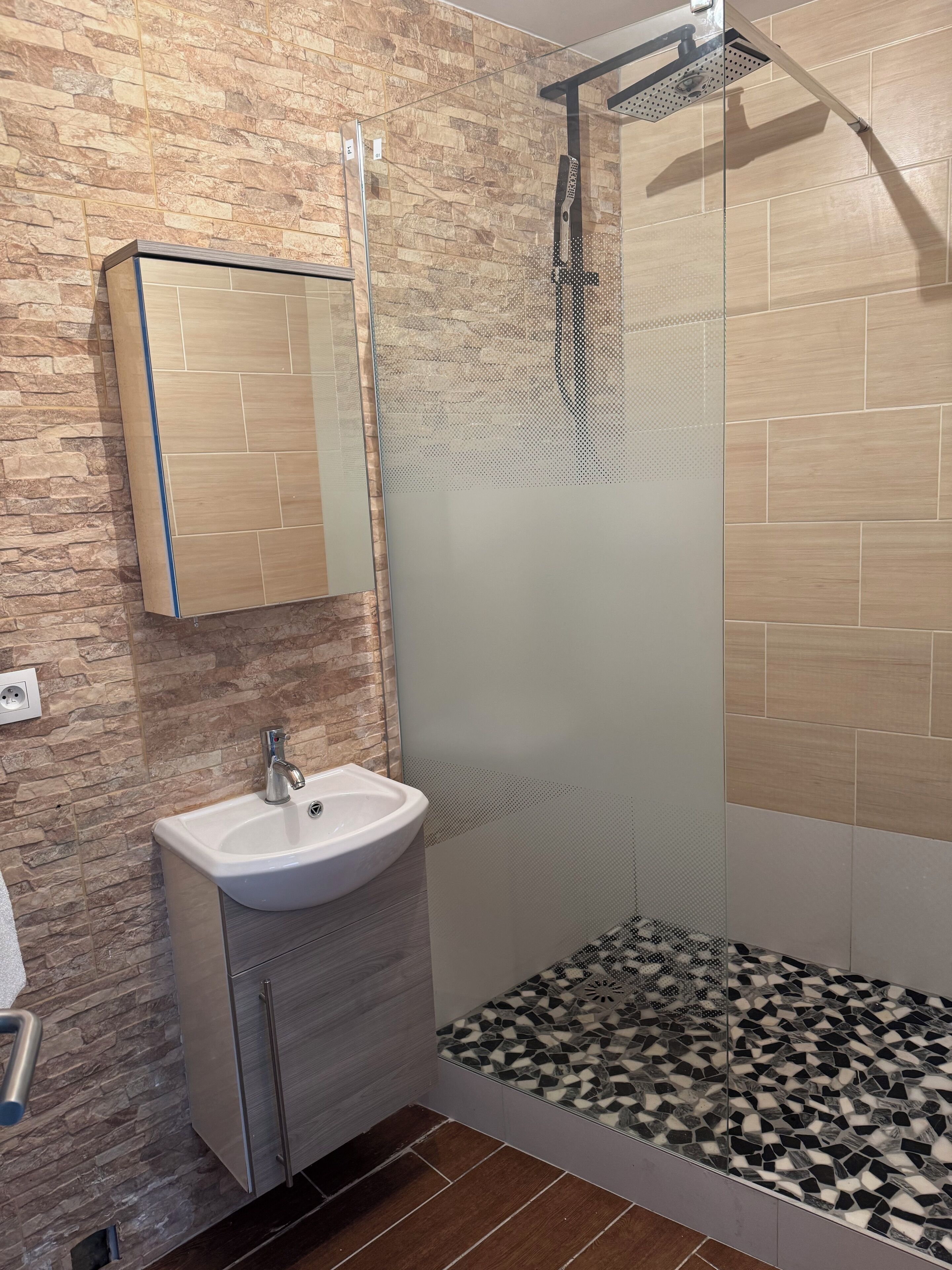 Dusche, Handtücher, Seife, Toilettenpapier