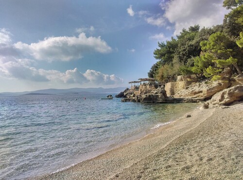 Kuća u mirnom malom mjestu u blizini prekrasne plaže savršena za ugodan odmor