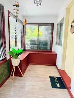 Interior - Quiet Farm-style Retreat With Scenic Views (Durham Lead)