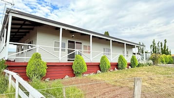 ํ์ฐ์ค, ์นจ์ค 3๊ฐ, ํก์ฐ, ๋ฐ์ฝ๋ | ์ธ๊ด