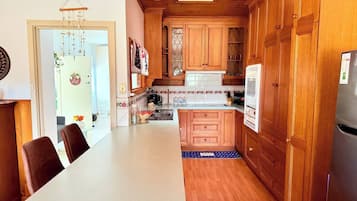 Casa, 3 habitaciones, para fumadores, balcón | Interior