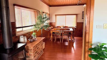 House, 3 Bedrooms, Smoking, Balcony | Dining room