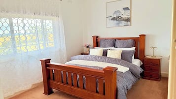 ํ์ฐ์ค, ์นจ์ค 3๊ฐ, ํก์ฐ, ๋ฐ์ฝ๋