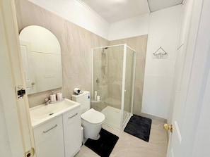 Ferienhaus, 3Â Schlafzimmer, Raucher, Balkon | Badezimmer