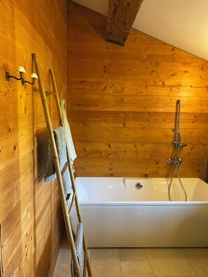 Shower, hair dryer, towels, toilet paper - Le mas caché, country house (Cavaillon)