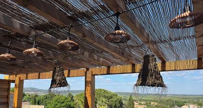 Maison de charme au coeur du parc du Languedoc.mer et riviÚre à proximité