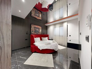 Apartament Deluxe, balcó, vistes a la ciutat | Habitacions insonoritzades, wifi gratuïta i roba de llit 