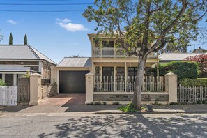 Exterior - Parkside Haven - 4BR/2.5Bath + EV Charger (Parkside)