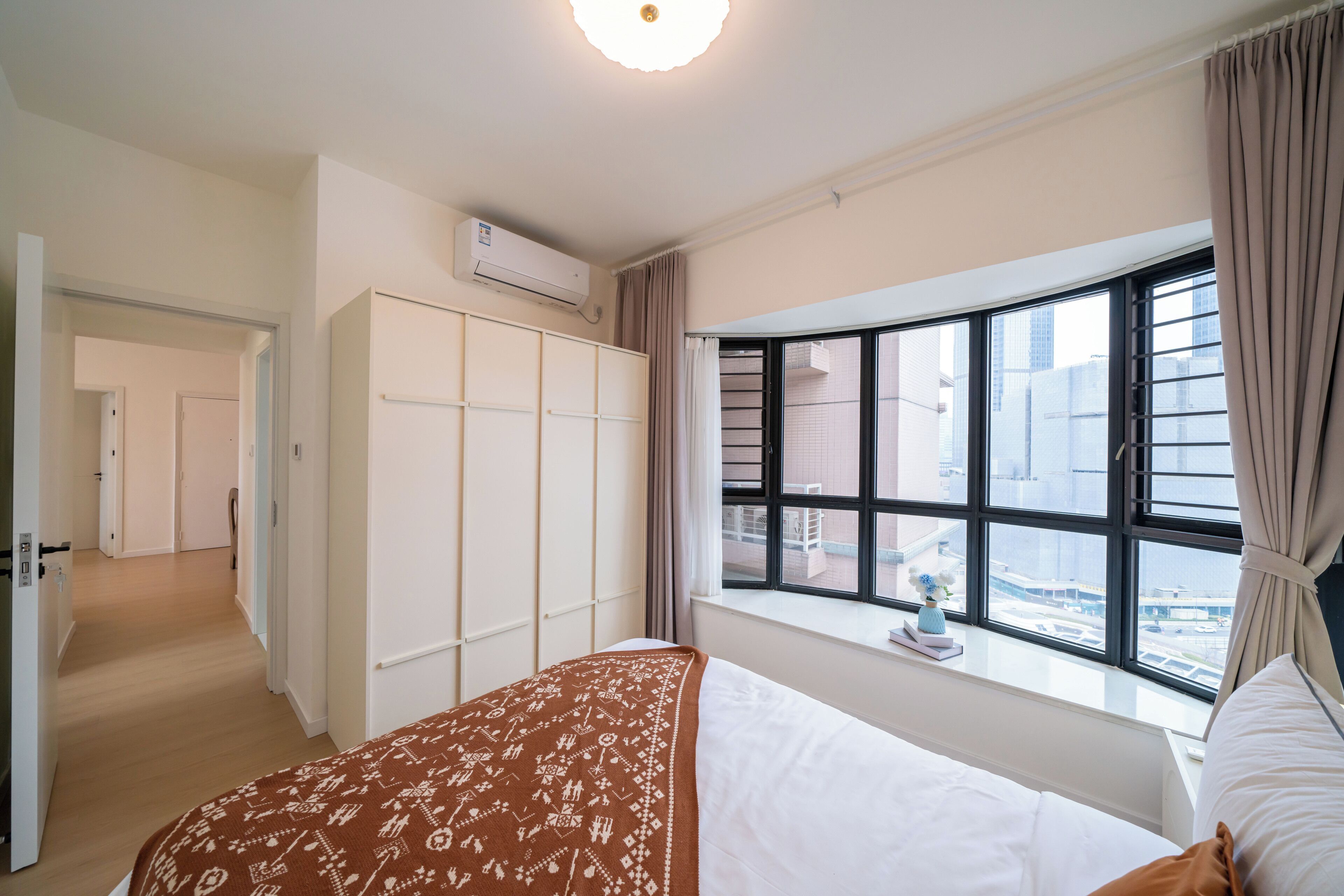 Superior appartement, 3 slaapkamers, niet-roken, uitzicht op stad | Verduisterende gordijnen, geluiddichte muren, gratis wifi