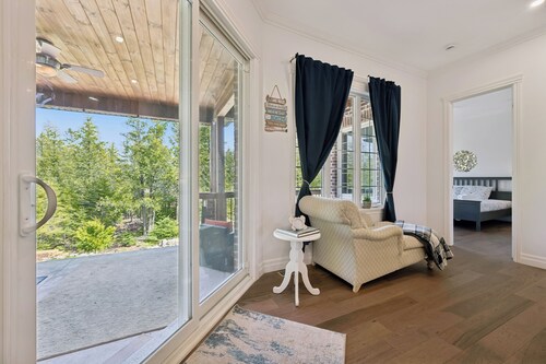 Brick House | WATERFRONT | 4 BDR | Tobermory