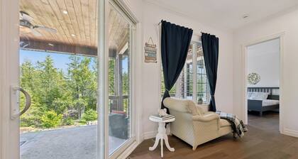 Brick House | WATERFRONT | 4 BDR | Tobermory