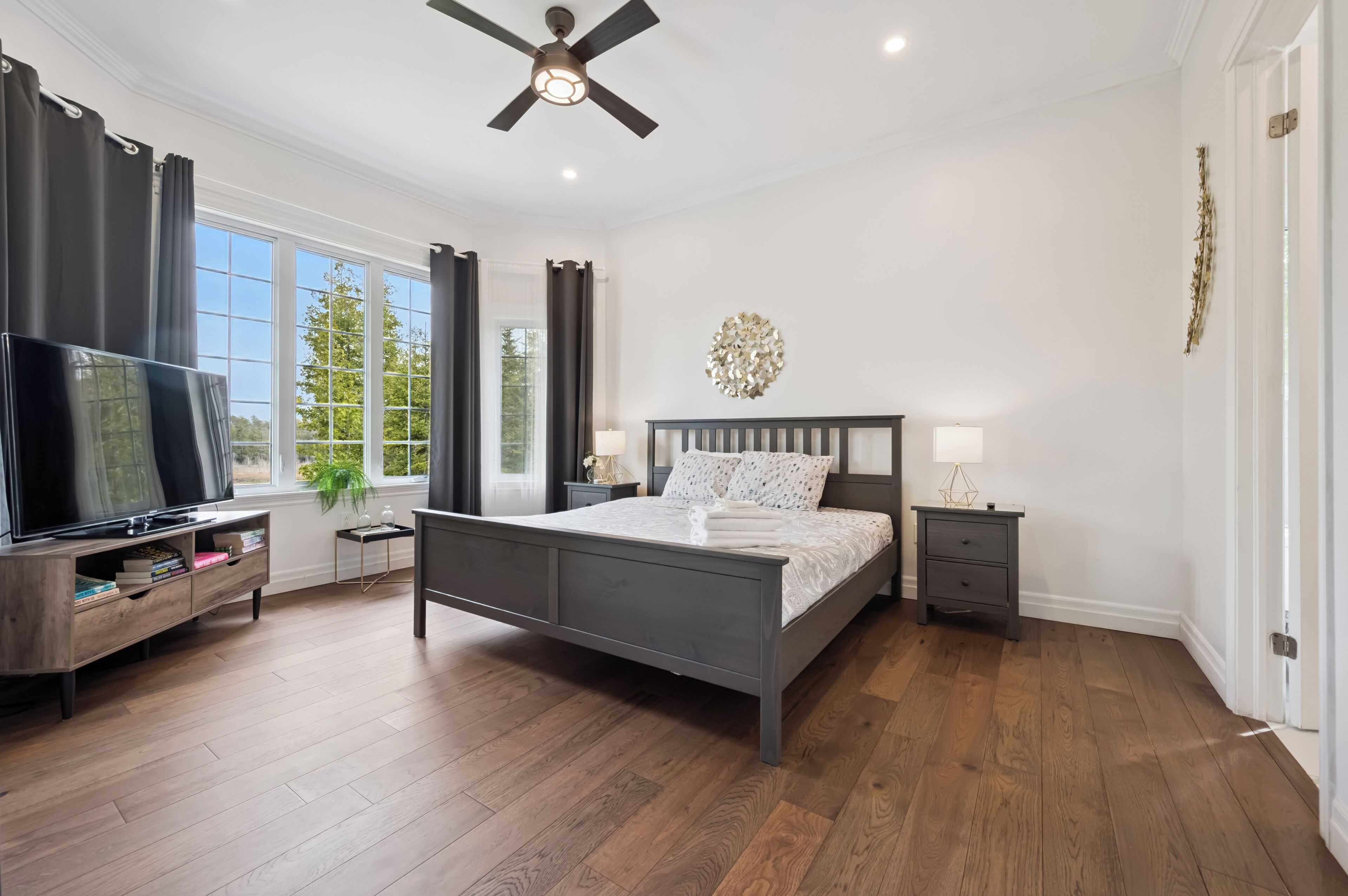 4 chambres, fer et planche à repasser, lit parapluie, Wi-Fi gratuit