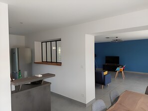 House | Living room - Family Getaway Near the French Vineyards (Sury-en-Vaux)