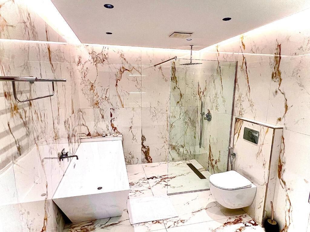 Familien-Suite, Balkon | Badezimmer