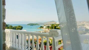 Superior-Dreibettzimmer, Balkon, Meerblick | UnterkunftsgelÀnde