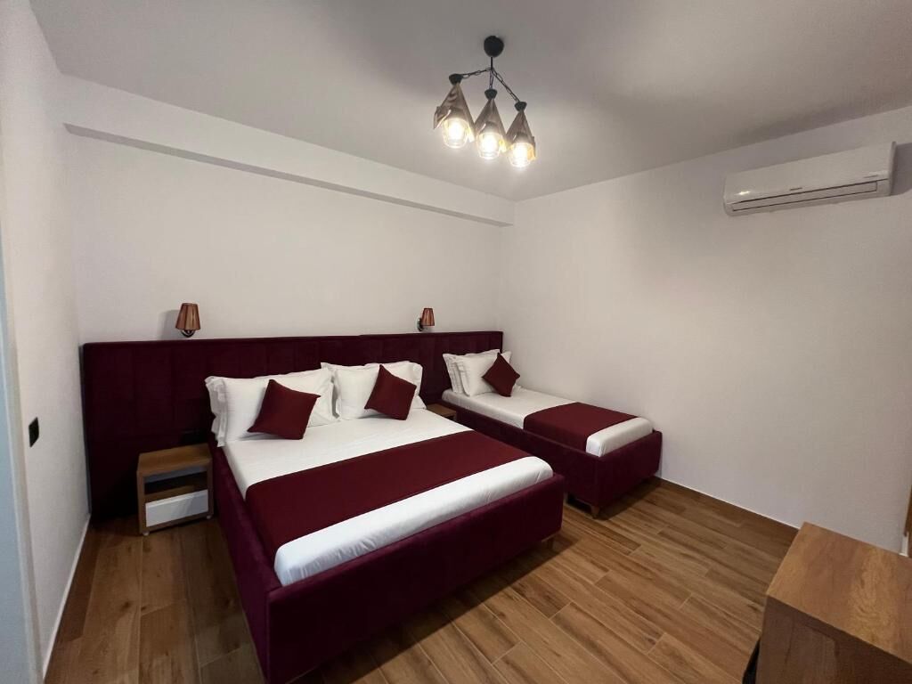 Quarto triplo superior, sacada, vista para o mar | Cofres nos quartos, quartos à prova de som, Wi-Fi de cortesia