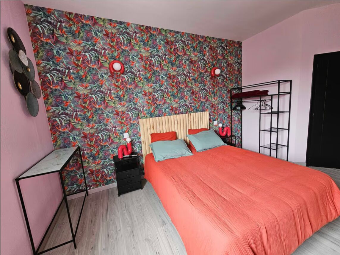 5 dormitorios, tabla de planchar con plancha, wifi y ropa de cama