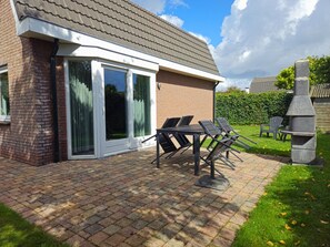 Bungalow | Exterior - Pristine Beachside Base in Noordwijk (Noordwijk)