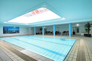 Indoor pool, a heated pool - Coastal dream: Cozy maisonette apartment with use of swimming pool (Büsum)