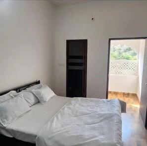 Habitación doble Deluxe, balcón, vista a la montaña | Wifi gratis 