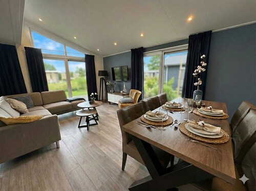 Between dunes and sea 5 min. to the beach: Modern feel-good house for 6 pers.