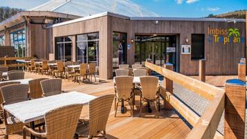 Apartment | Outdoor dining