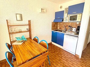 Kühlschrank, Mikrowelle, Geschirrspüler