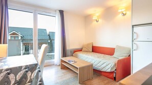 Apartment | Living room - Mountain Home With Heated Pool & Hot Tub (Les Deserts)