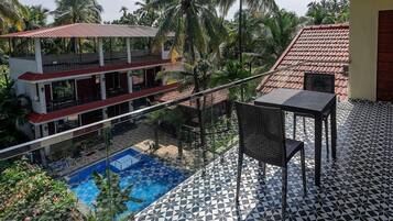 House | Outdoor dining